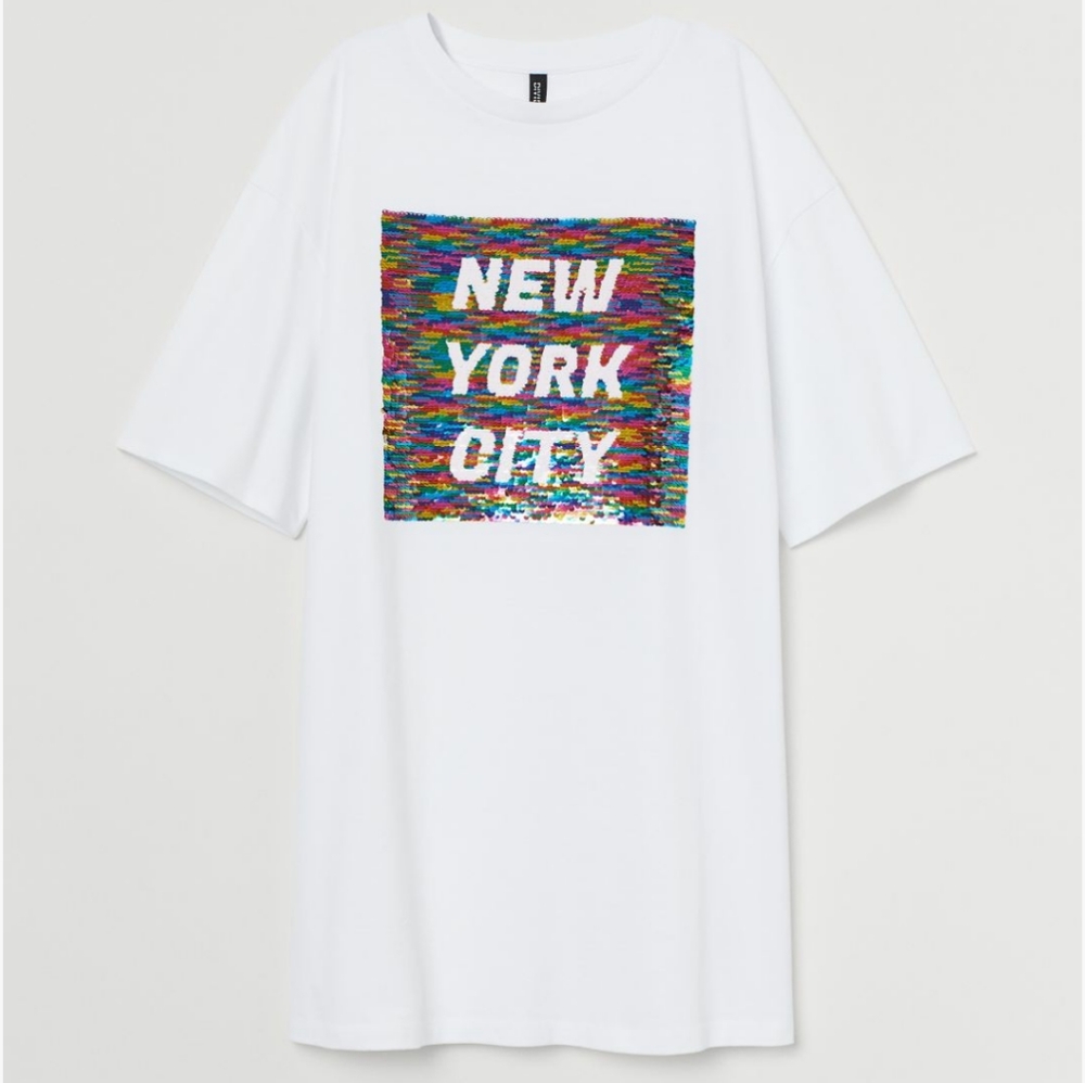 Tshirt dress with reversible sequin motif